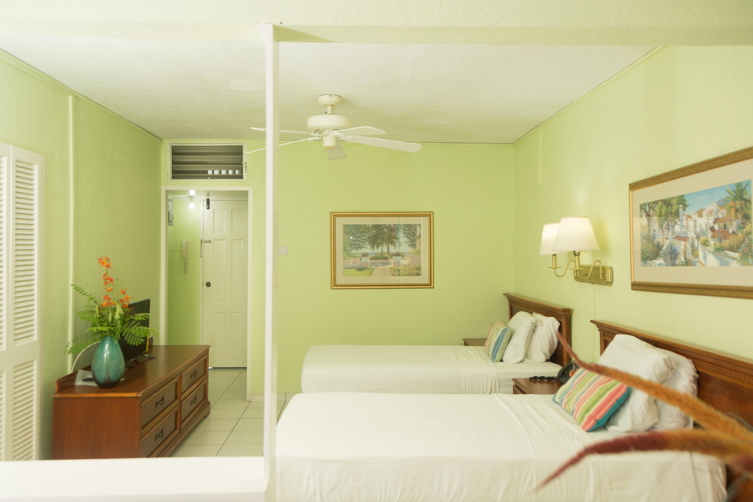 Palm Garden Hotel Barbados บริดจ์ทาวน์ ภายนอก รูปภาพ