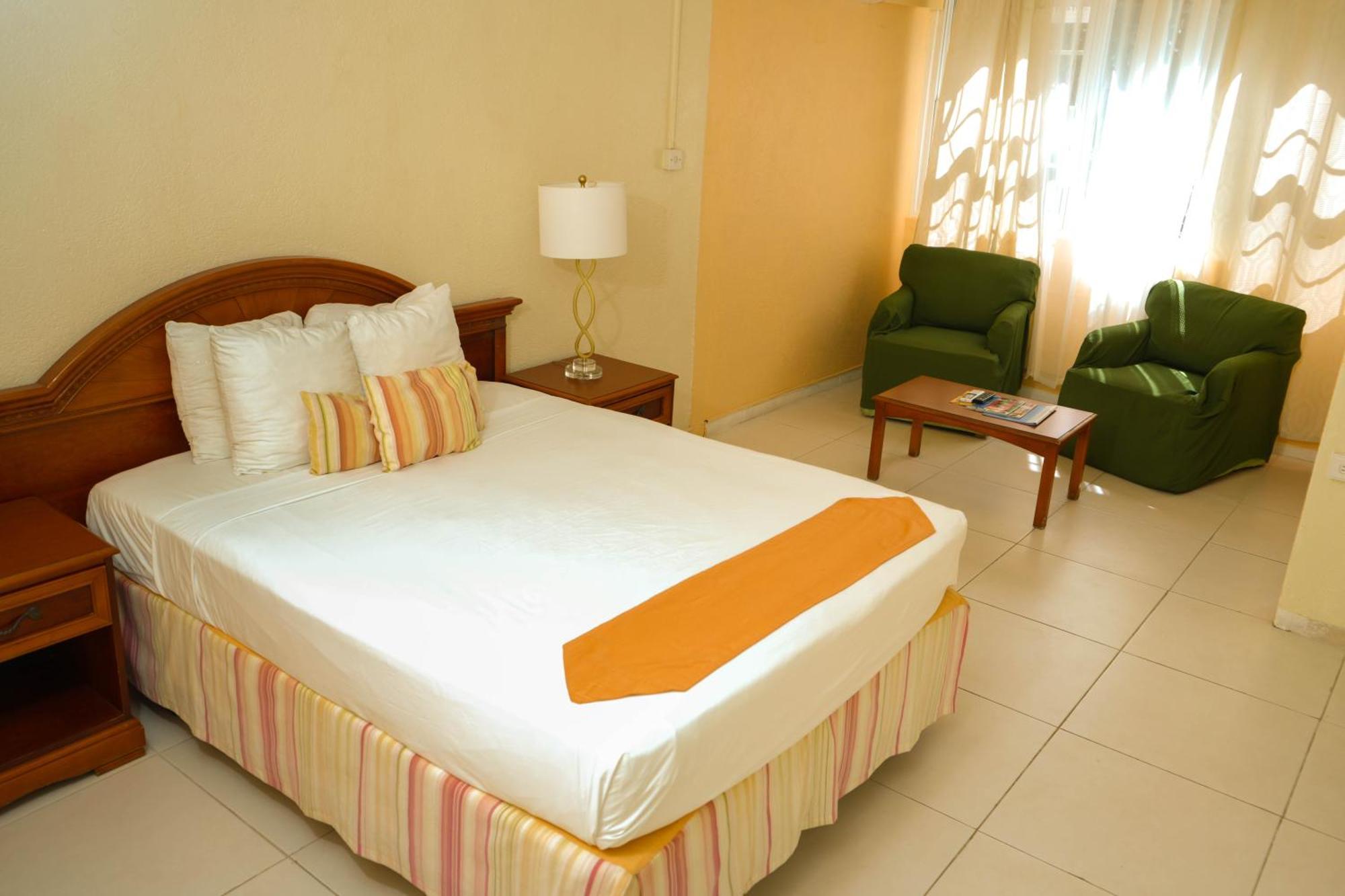 Palm Garden Hotel Barbados บริดจ์ทาวน์ ภายนอก รูปภาพ